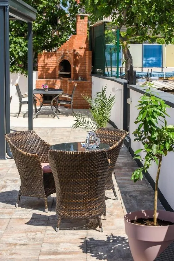 Apartment In Okrug Gornji With Sea View, Balcony, Air Conditioning, Wifi 5134-2 Trogir